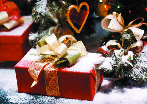 12 крутых новогодних подарков, которые не стыдно положить под елку